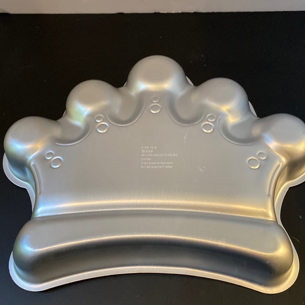 Wilton Princess crown cake pan mold Birthday Celebration 13x9”